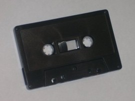 100 C90 Black ferric cassettes